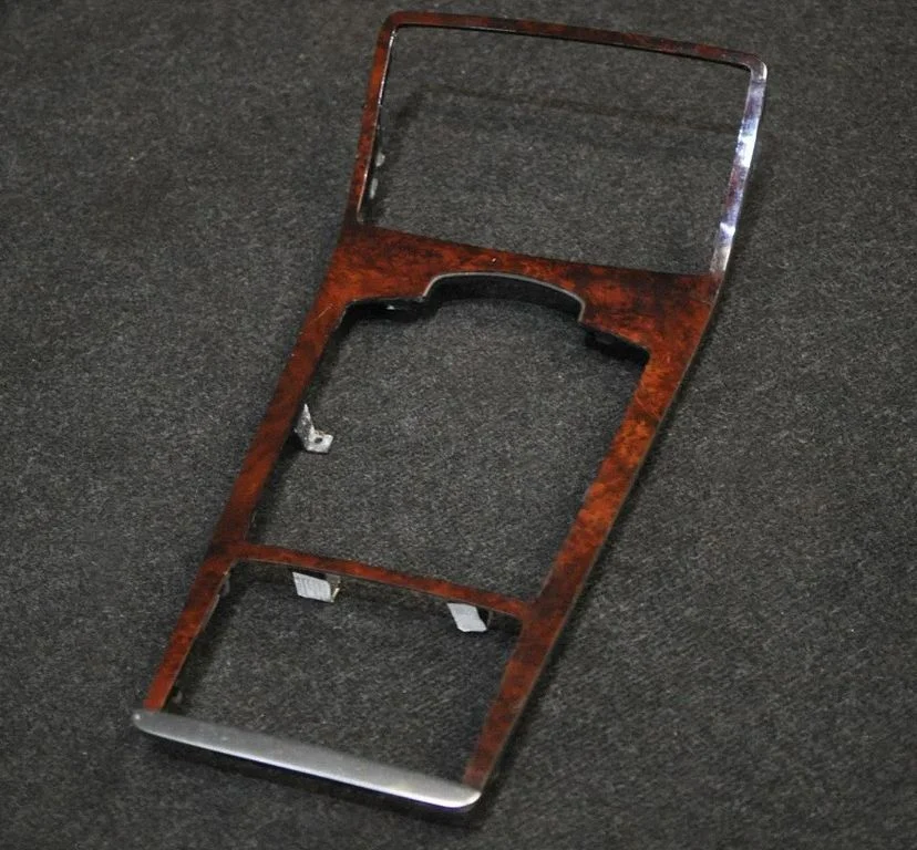 Käigukangi ümbrise viimistlus (plastik) – Audi A8 S8 D3 4E (2002-2009)