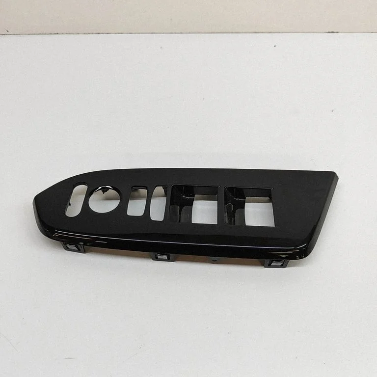 Priekšējo durvju apšuvums 83541TLAQ01020