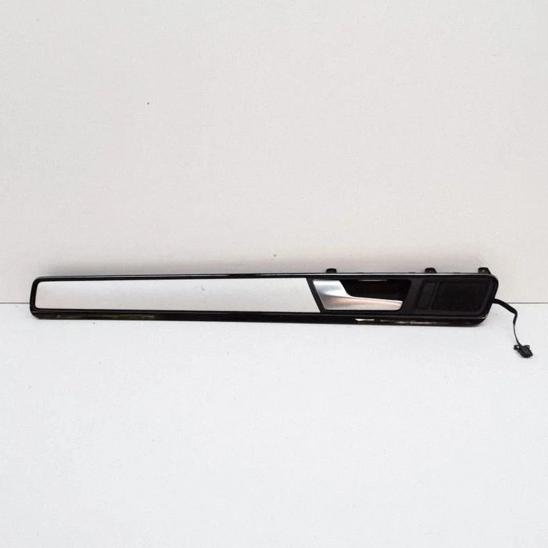 Rear door card panel trim – Volkswagen Touareg II (2010-2018)