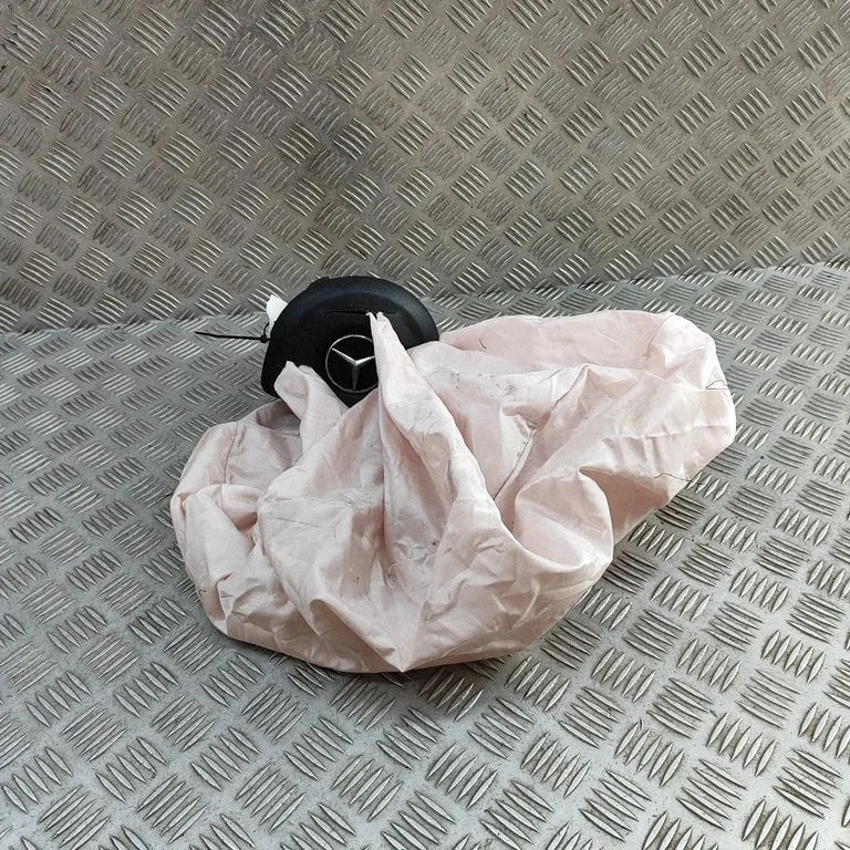 Stūres drošības spilvens – Mercedes-Benz C klase W205 (2014-2021)