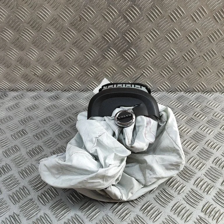 Steering wheel airbag – Volvo V60 (2018-)