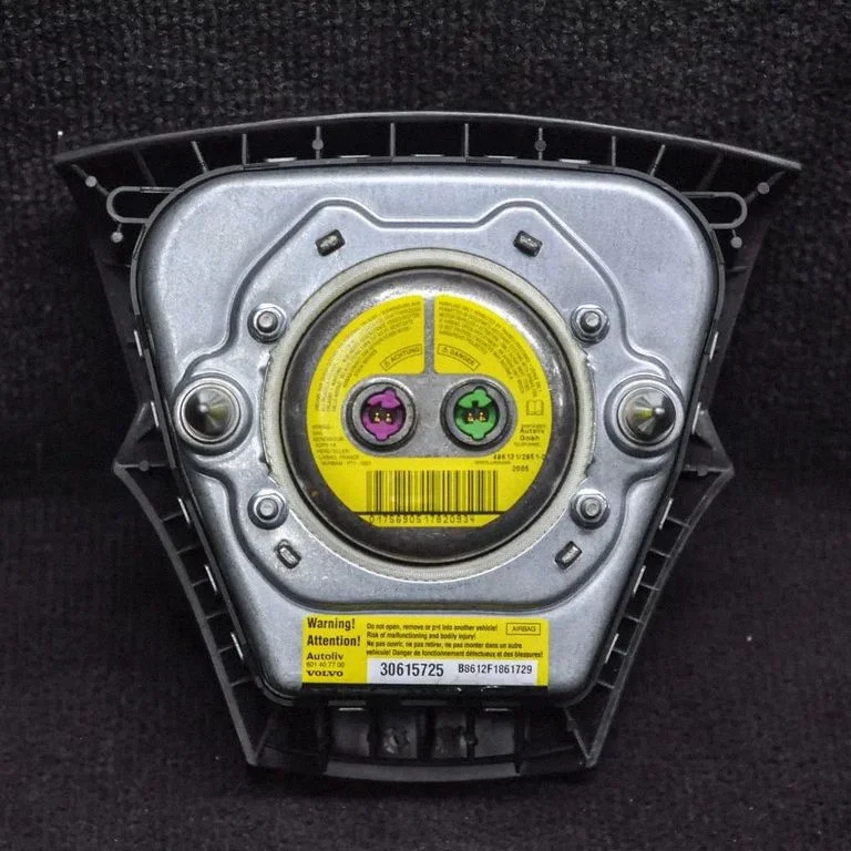 Stūres drošības spilvens 30615725601407700 – Volvo V50 (2004-2007)