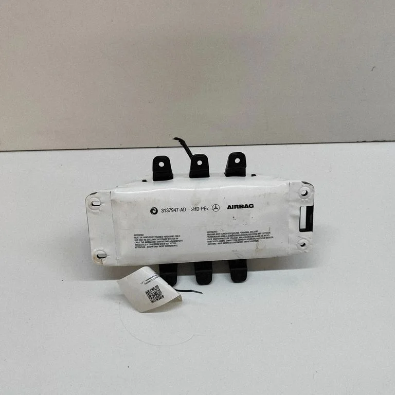 Kõrvalistuja turvapadi A2068607401