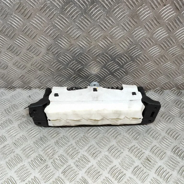 Passenger airbag