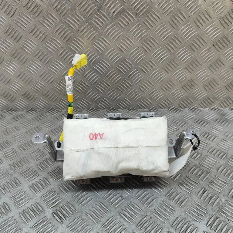 Kõrvalistuja turvapadi 8214078010 – Lexus NX (2014-2021)