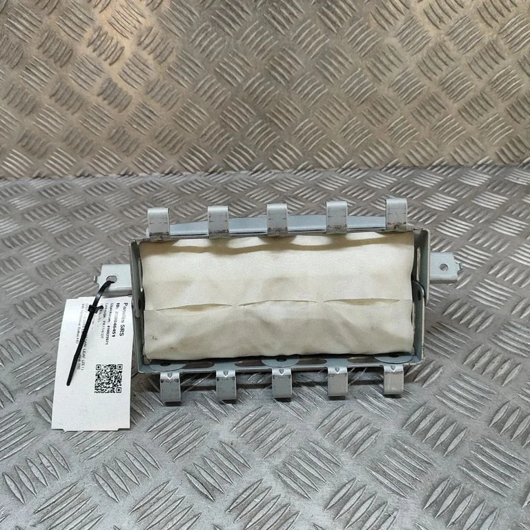 Kõrvalistuja turvapadi K85153NC0A