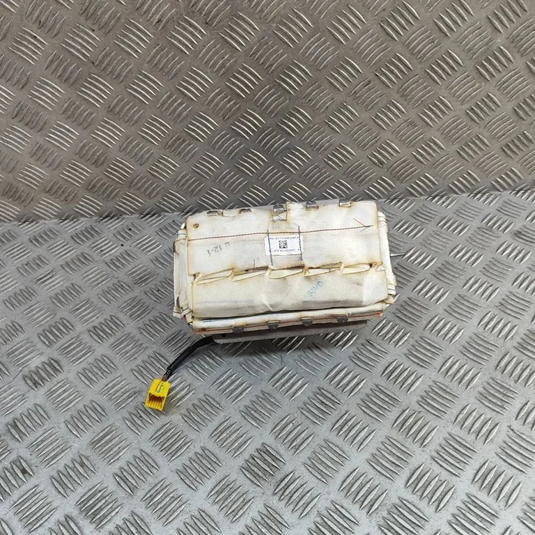 Passenger airbag 20940485