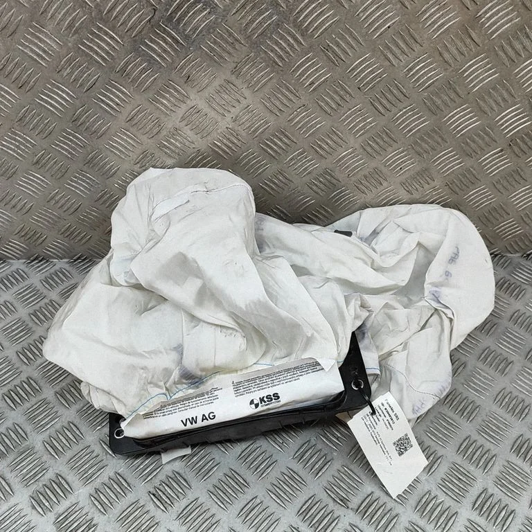 Poduszka powietrzna pasażera 8V0880204G
