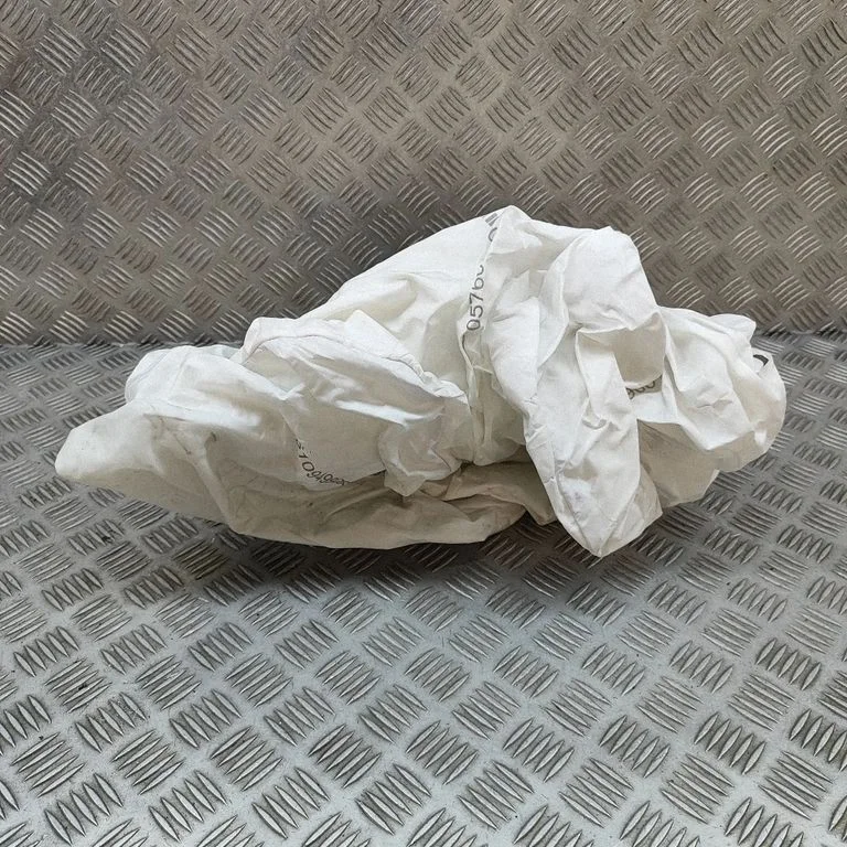Kõrvalistuja turvapadi 4KE880204D – Audi RS Q8 (2019-)