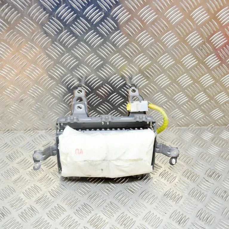 Poduszka powietrzna pasażera – Toyota Prius (XW30) (2009-2015)