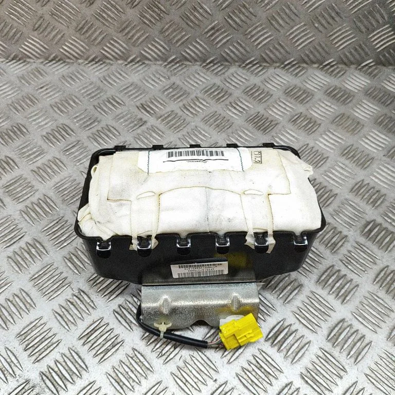 Kõrvalistuja turvapadi 55197375AA