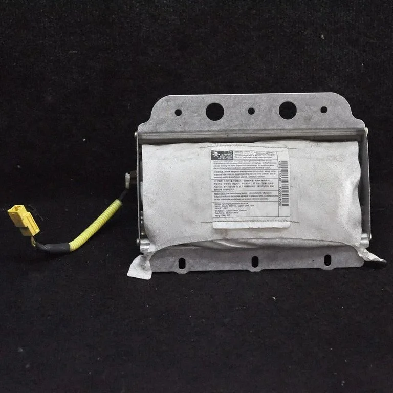 Passenger airbag – KIA Sorento (2002-2009)