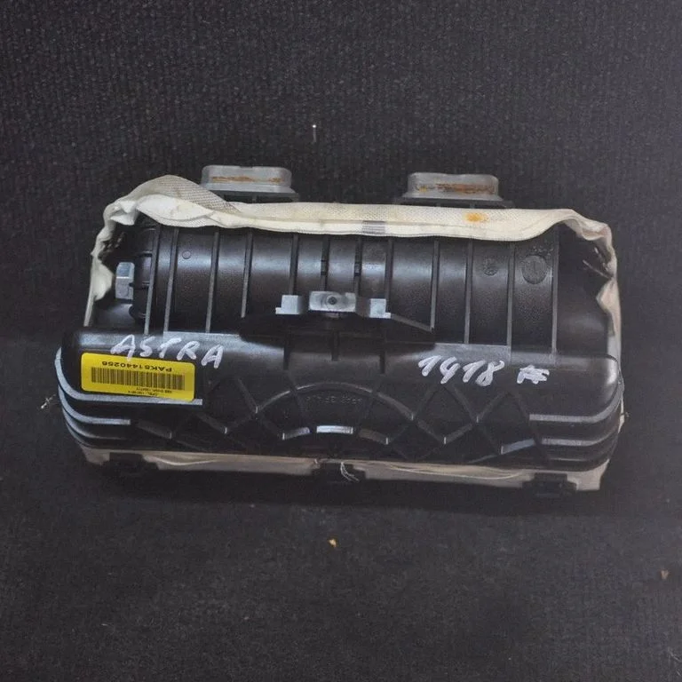 Passenger airbag – Opel Astra H (2004-2012)