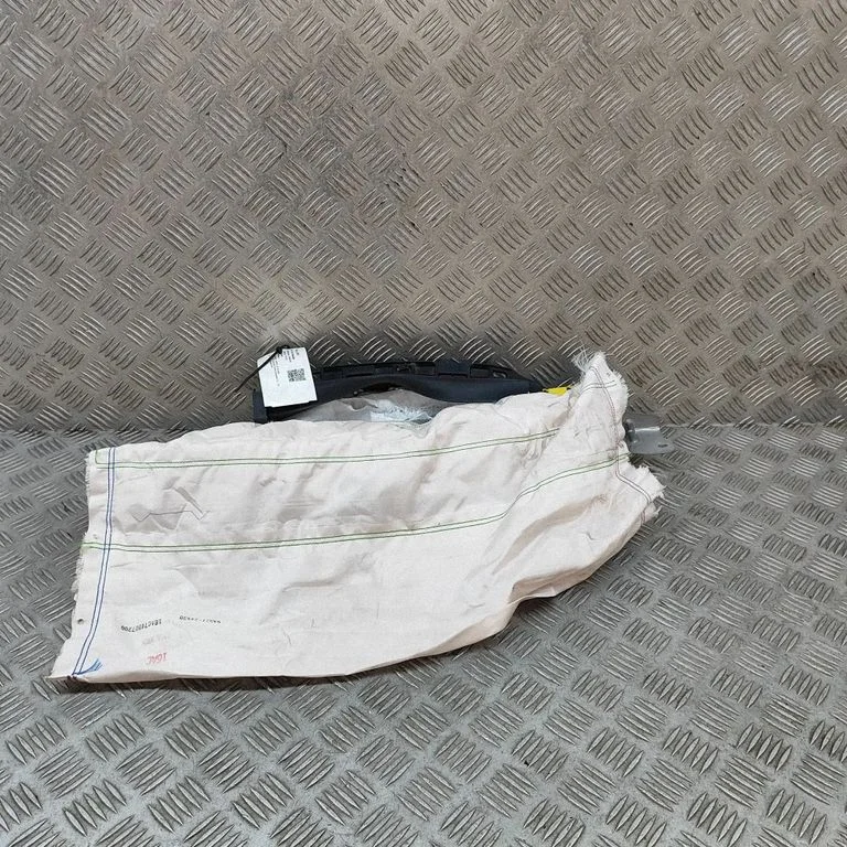 Ceļgalu drošības spilvens D41S57K50A