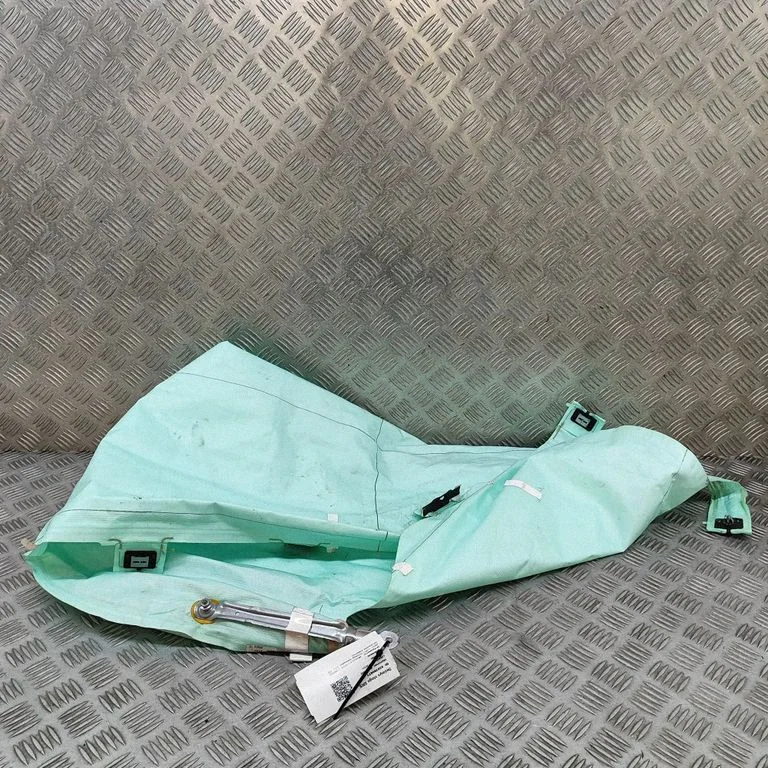 Katuse turvapadi (kardin) A2058600502