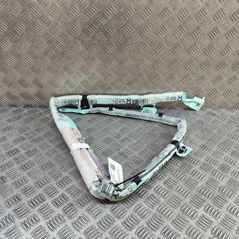 Katuse turvapadi (kardin) 8V4880742D