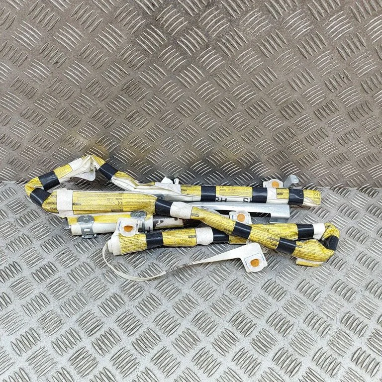 Katuse turvapadi (kardin) 6217005110
