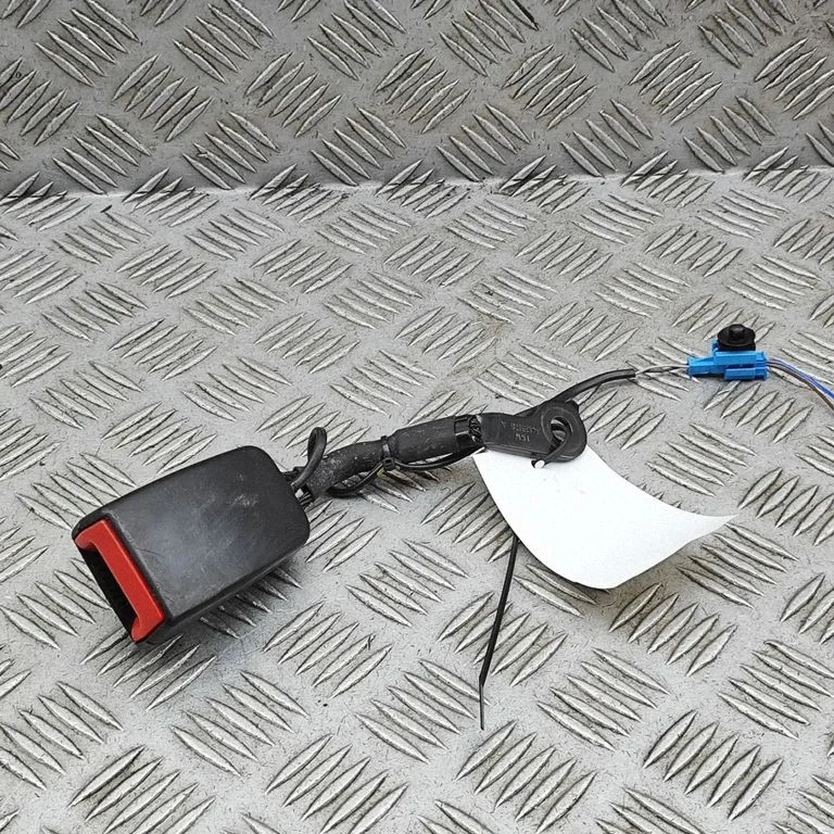 Aizmugurējās drošības jostas sprādze A2228600069