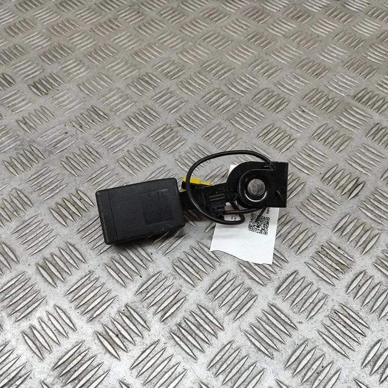 Zapięcie pasa tylne A1668600769