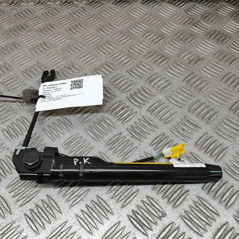 Priekšējās drošības jostas sprādze 34022871D