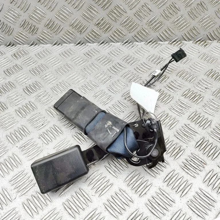 Vidējās drošības jostas sprādze (aizmugurē) 6359342ETK