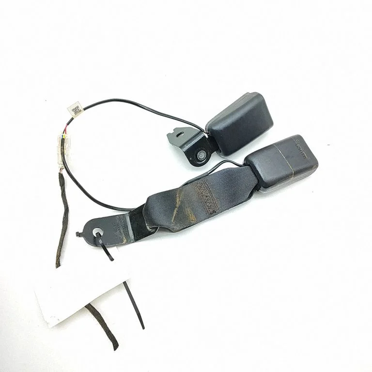 Keskmise turvavöö pannal (tagumine) EKEQ5812080