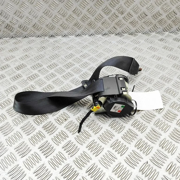 Aizmugurējā drošības josta GX73611B68AC
