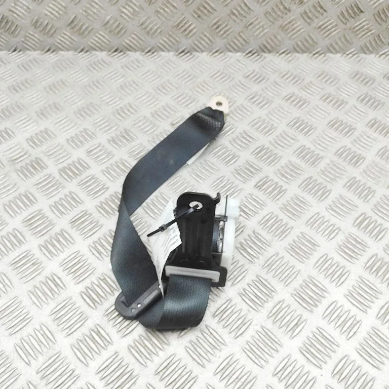 Rear seatbelt 7336053200C0