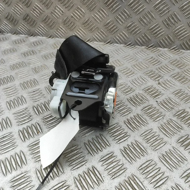 Rear seatbelt 85E857805A