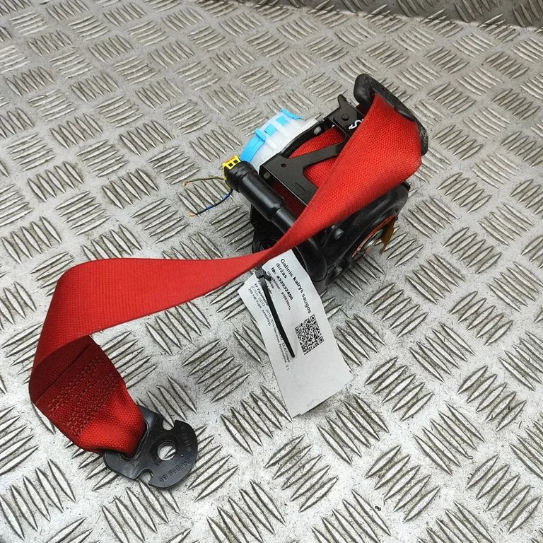 Aizmugurējā drošības josta A1178601085