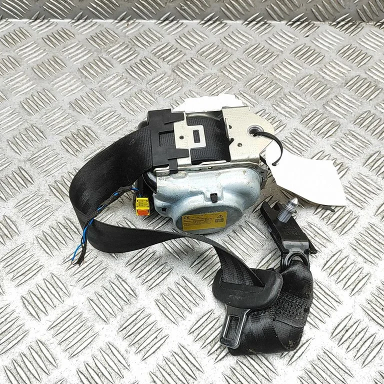 Aizmugurējā drošības josta 8W6857805H