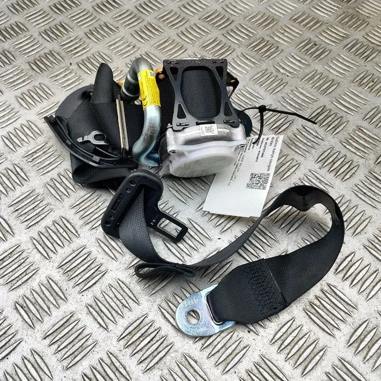 Rear seatbelt 7337048320