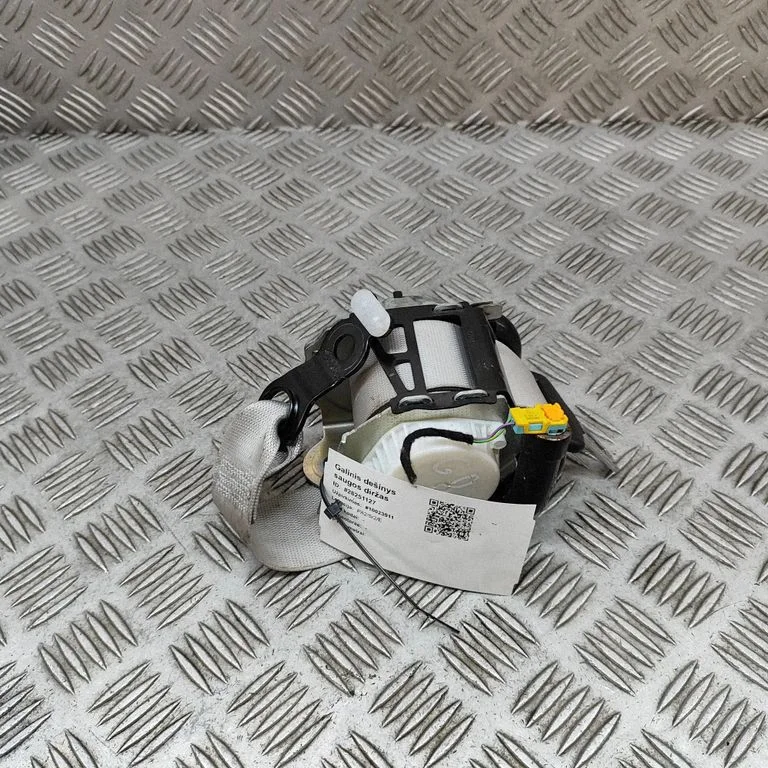 Aizmugurējā drošības josta A2058600685