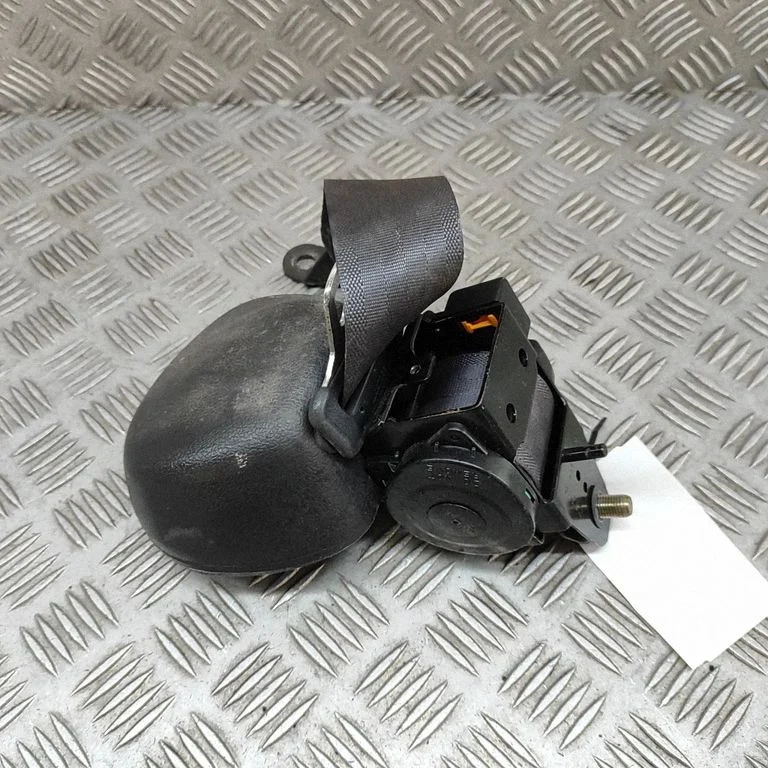 Aizmugurējā drošības josta TK523N379