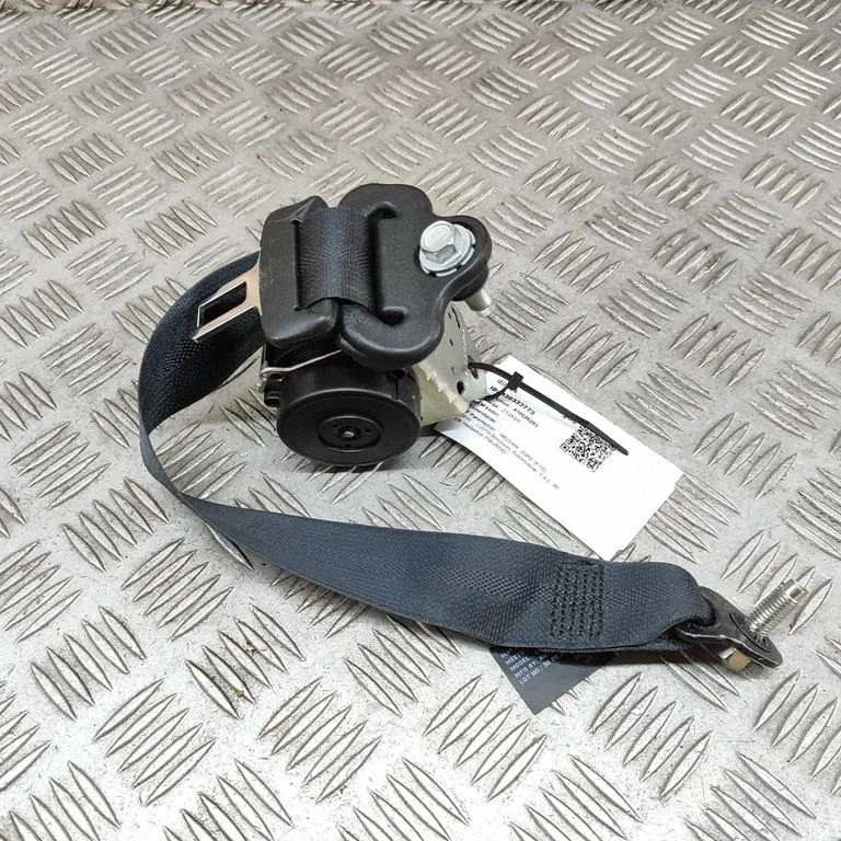 Rear seatbelt 630748200A