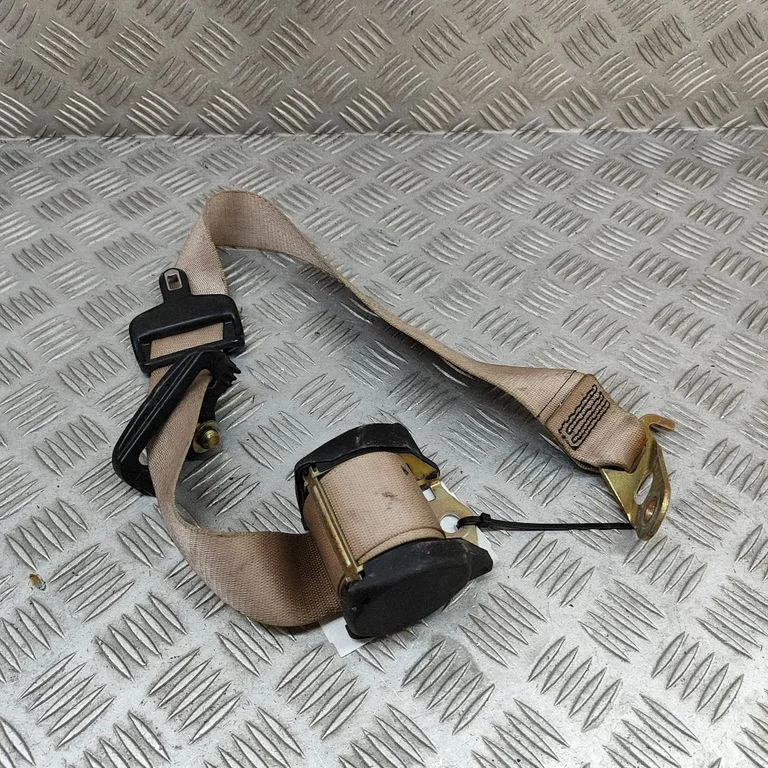 Aizmugurējā drošības josta 1408601385