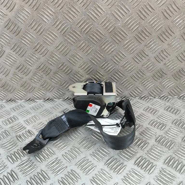 Rear seatbelt – Volvo S90, V90 (2016-)