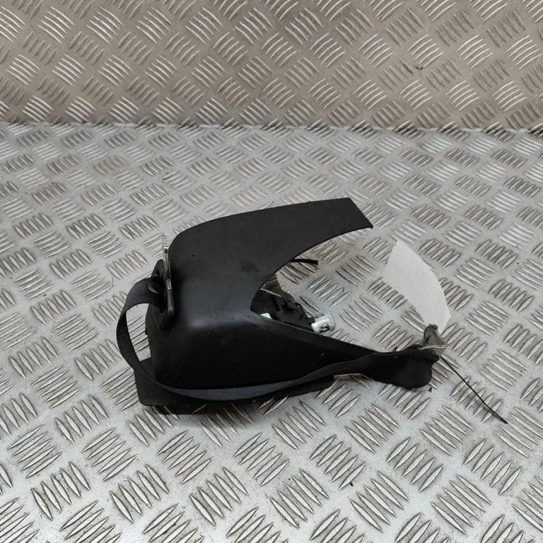 Aizmugurējā drošības josta A2168600785