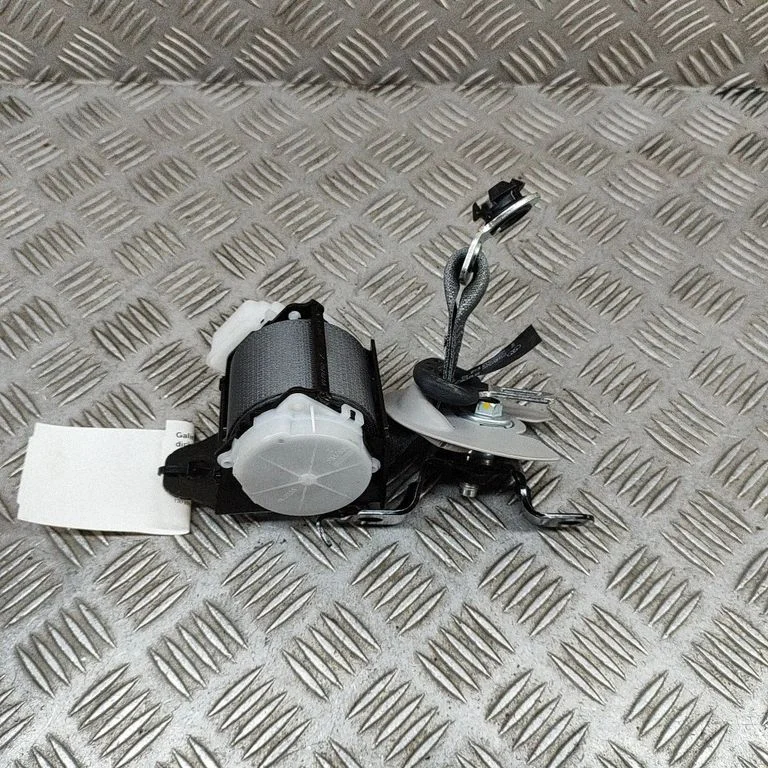 Rear seatbelt 7V2620