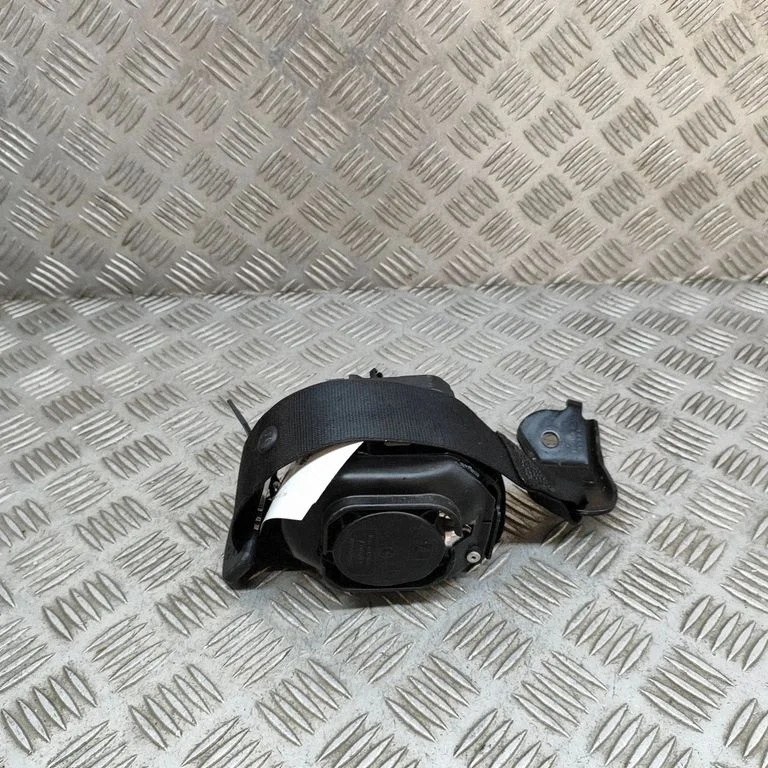 Tagumine turvavöö 627946200E