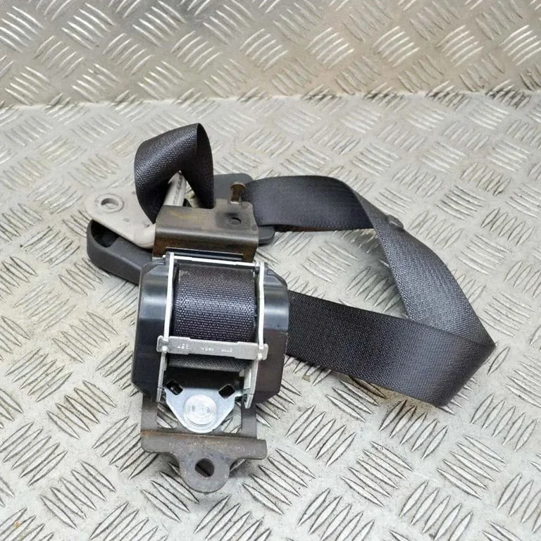 Aizmugurējā drošības josta 685300E