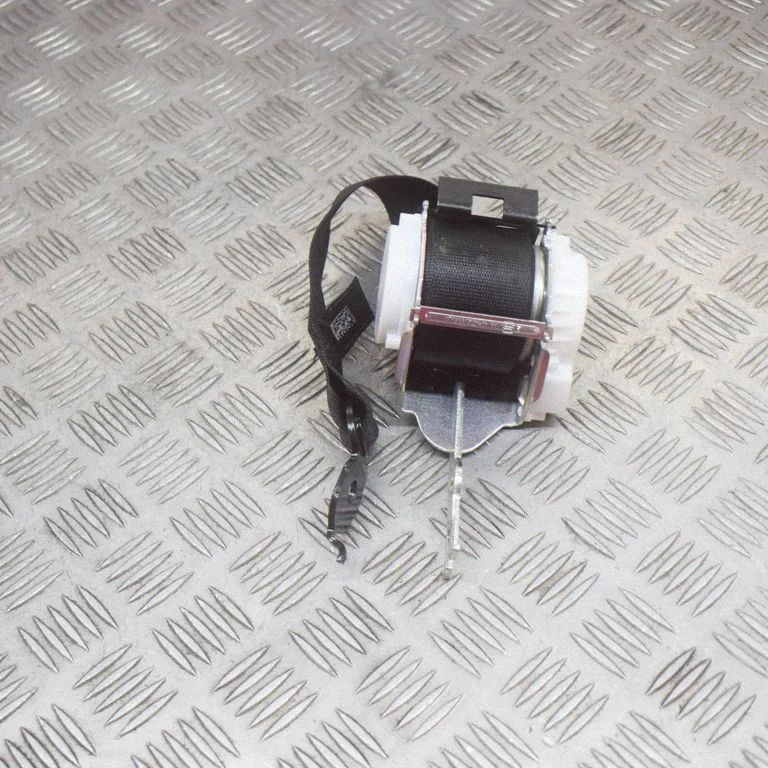 Rear seatbelt 33061254B
