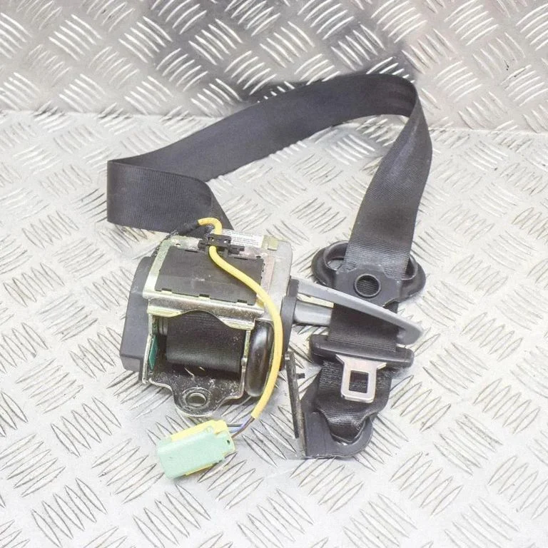 Rear seatbelt 561168900