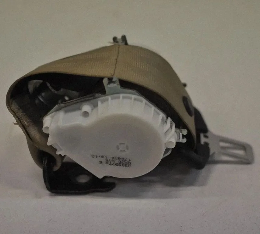 Rear seatbelt – Volkswagen Passat CC (2008-2016)