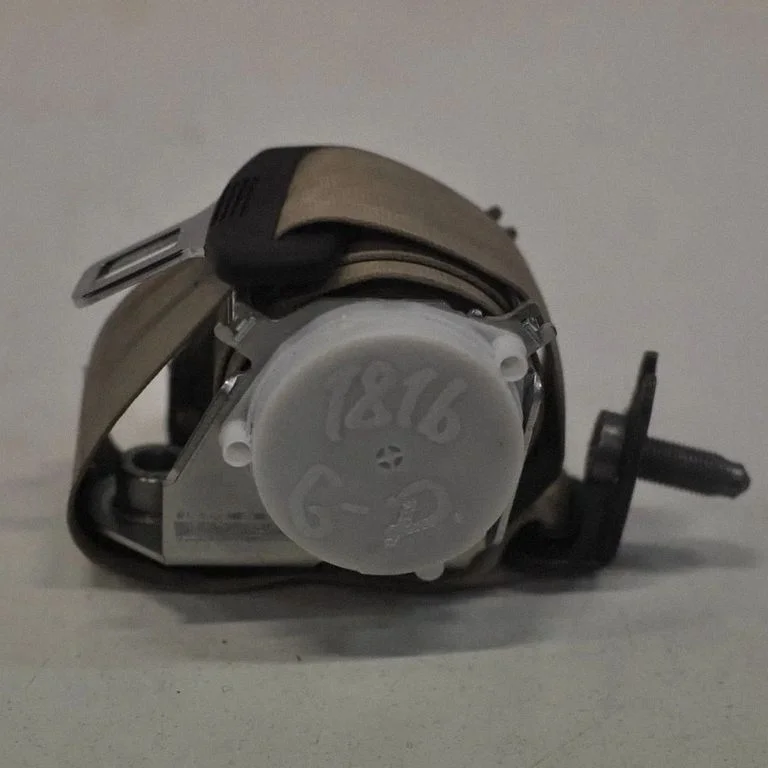 Rear seatbelt – Volkswagen Passat CC (2008-2016)