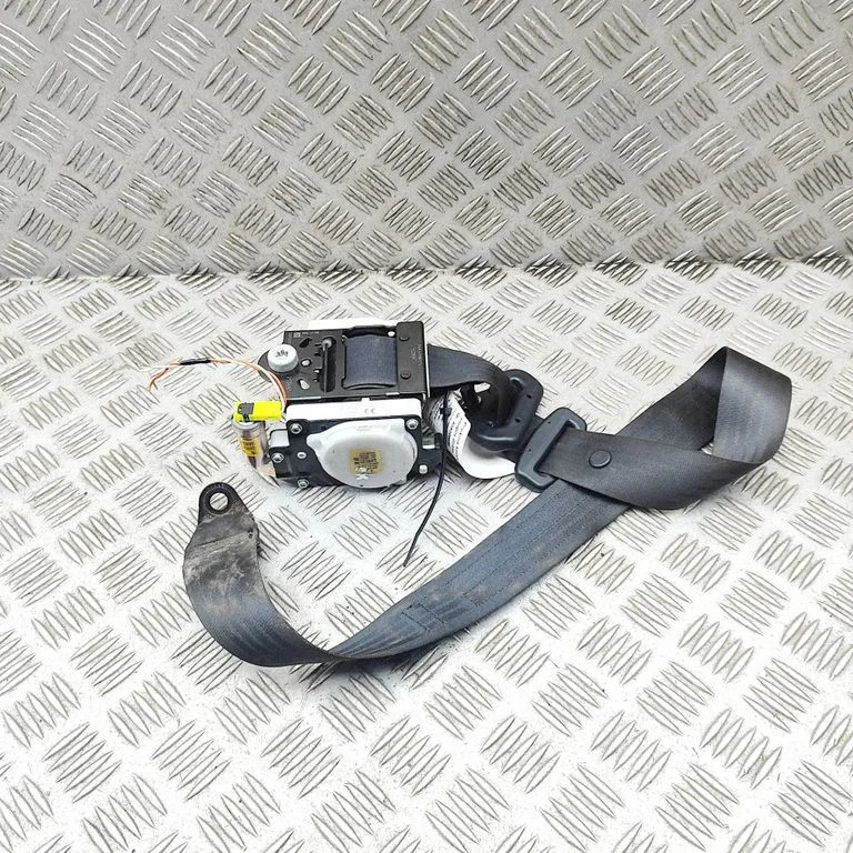 Front seatbelt EB3B26611B08A