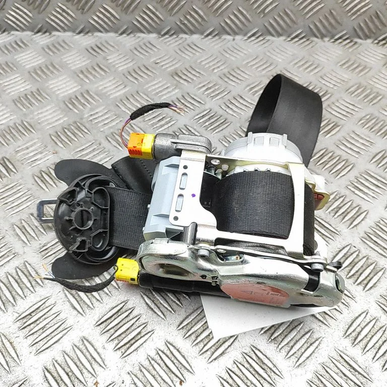 Front seatbelt 4M0857705H