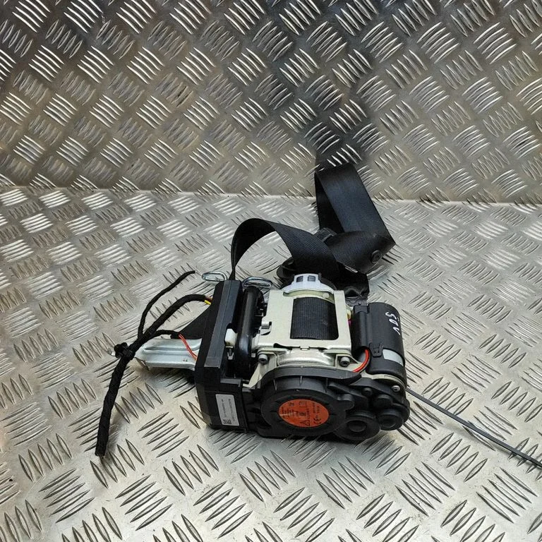 Front seatbelt 9Y0857706D