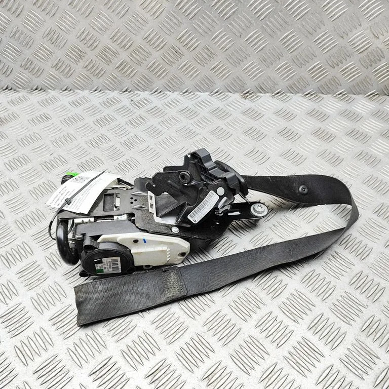 Front seatbelt – Mercedes-Benz E-Class C207 W207 (2009-2017)