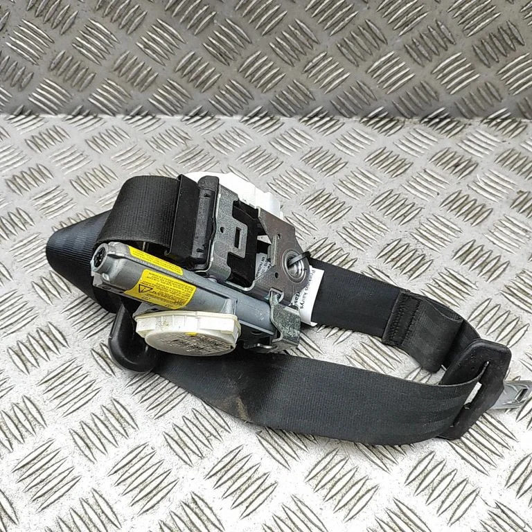 Priekšējā drošības josta 01561065450